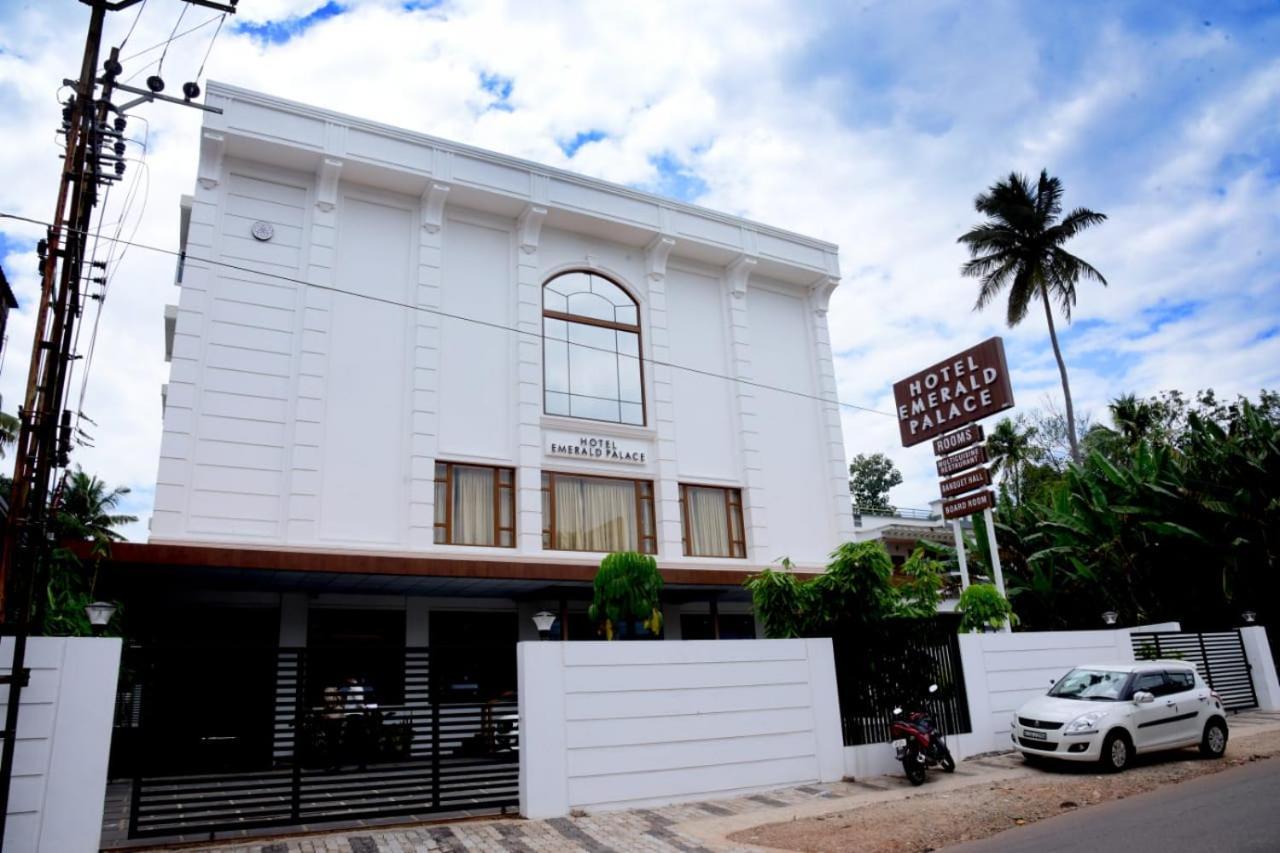 Hotel Emerald Palace Kottiyam Exterior foto